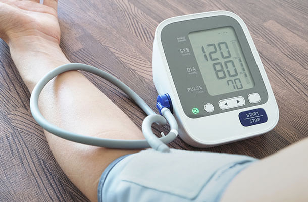 血圧を計測する画像